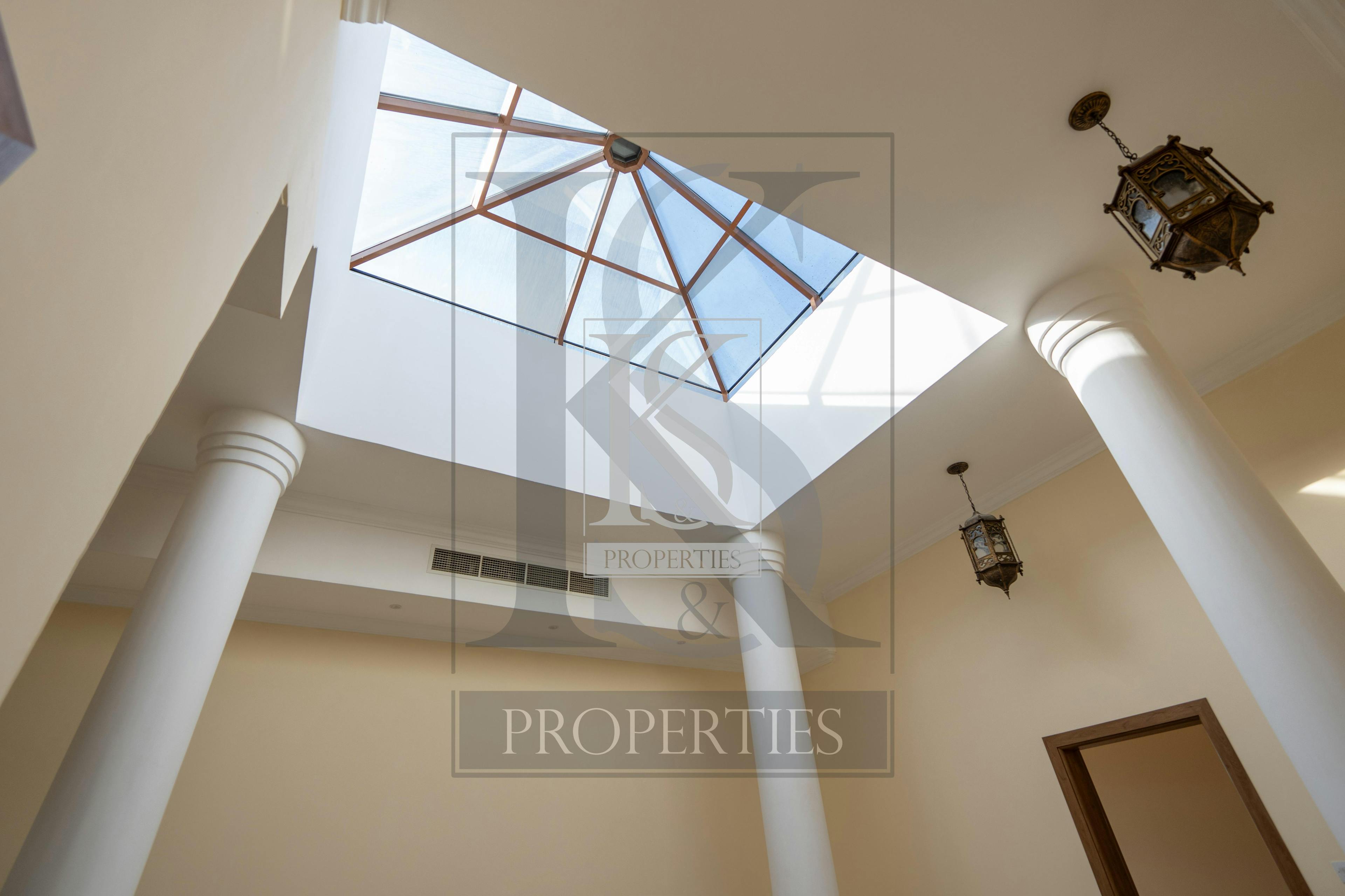 5BHK with Maids Room, Spacious, Well-maintained Villa